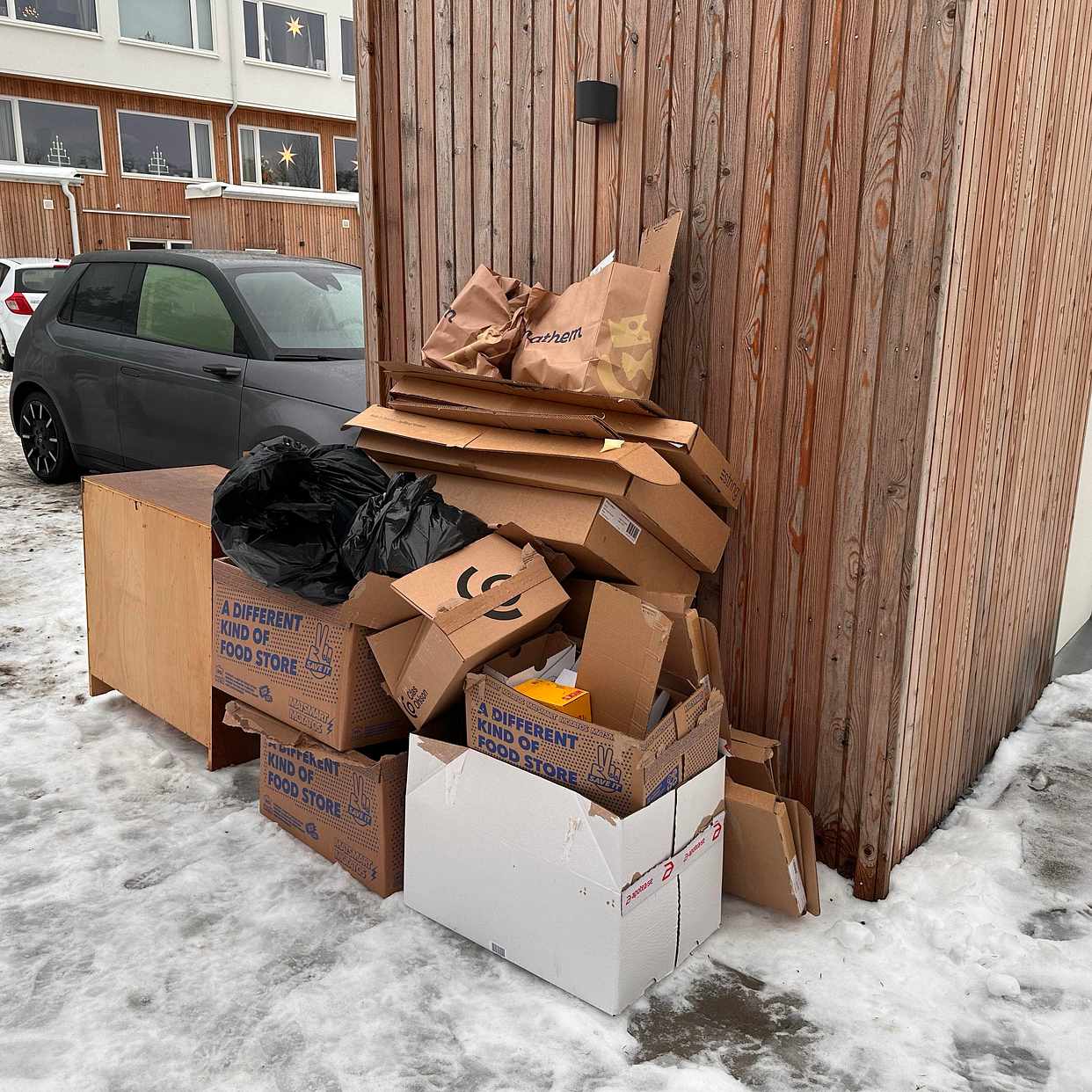 image of Slängas på återvinningen - Nacka