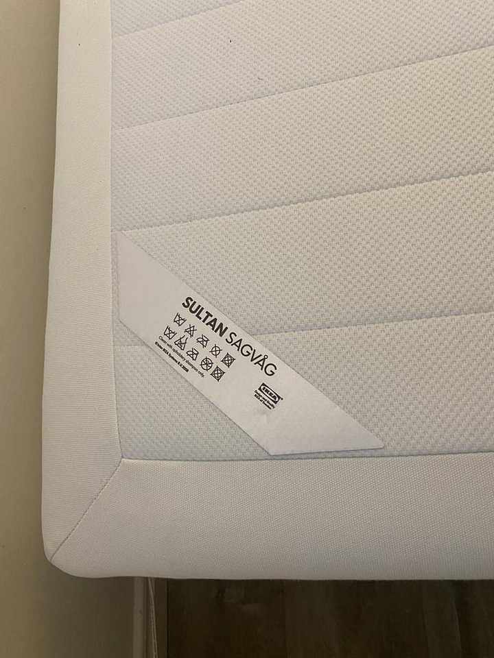 image of Ikea säng 105x200 - 