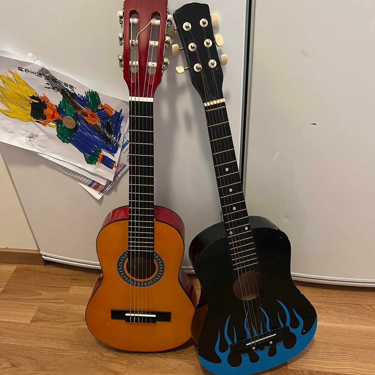 image of 2 gitarrer för barn - Stockholm