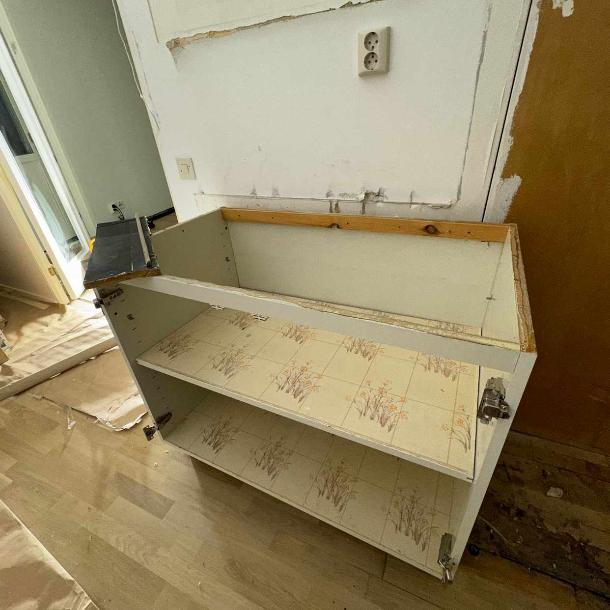 image of Hämtning  kök/garderob - Rinkeby-Kista