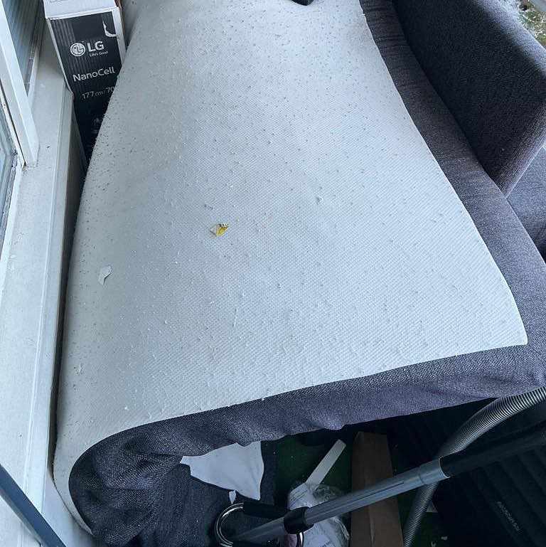 image of Broken bed chairs table - Haninge