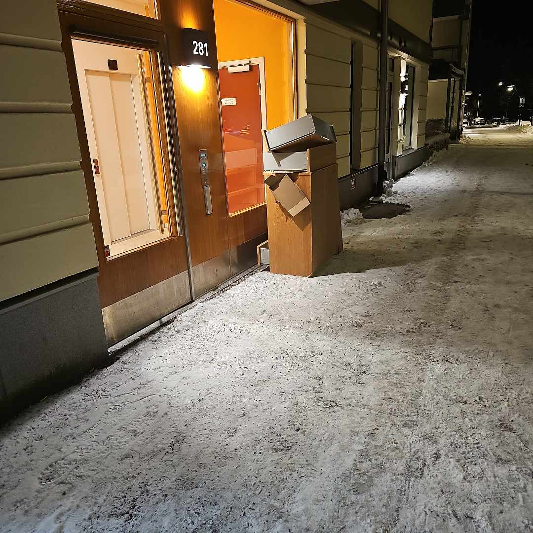 image of Trasig byrå - Sollentuna