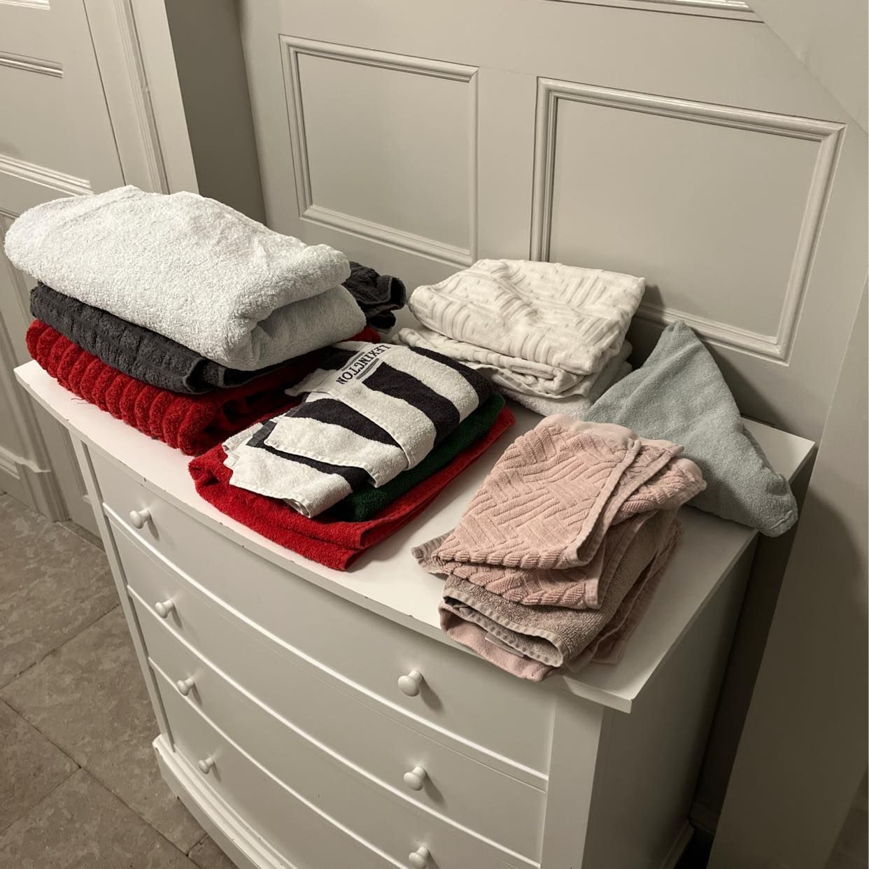 image of Towels, different sizes - Täby