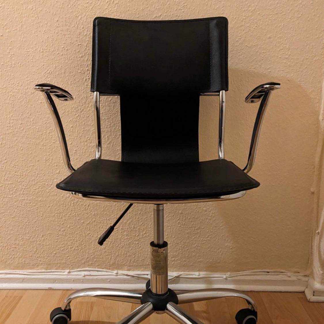 image of One chair delivery - 