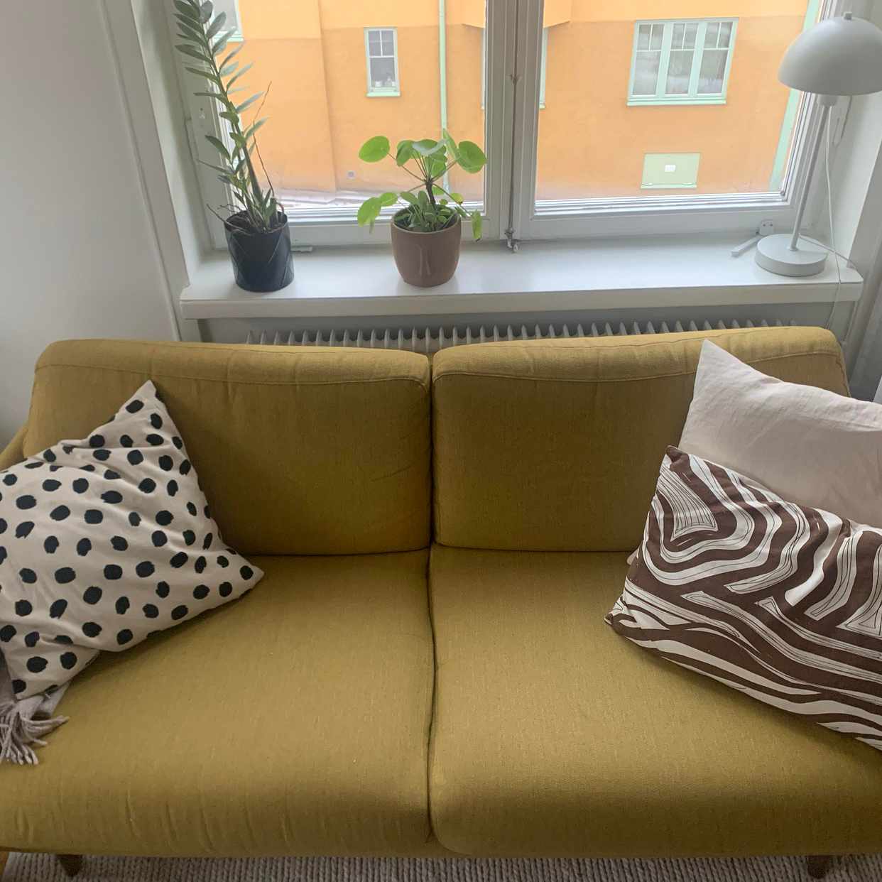 image of Soffa bortskänkes - Hägersten