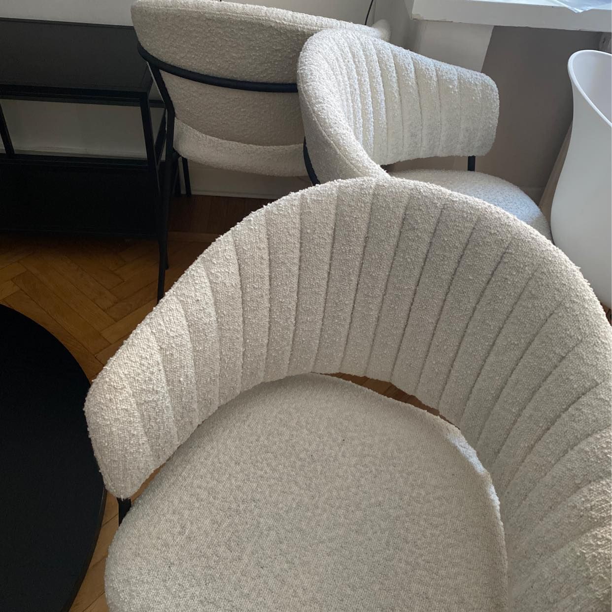 image of Table, chairs and few box - 