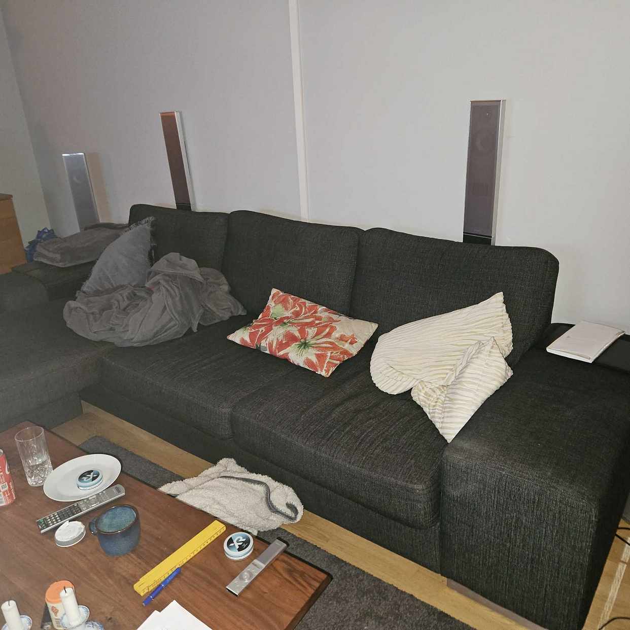image of Soffa bortskänkes - Sollentuna