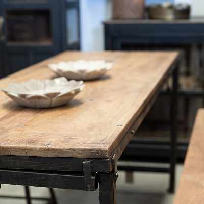 image of Move a medium sized table - 