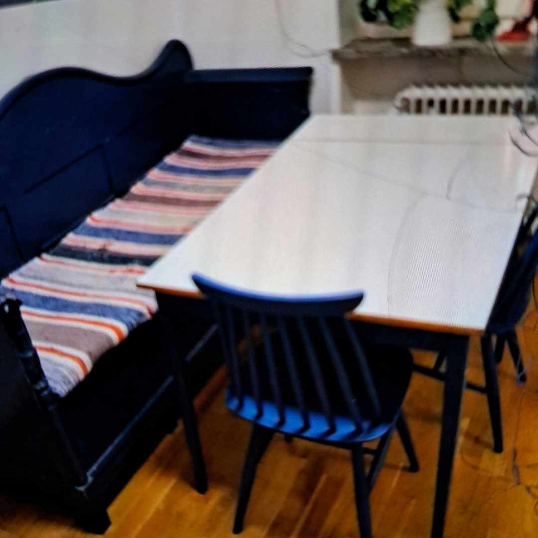 image of Leverera 1 bord 4 stolar - 