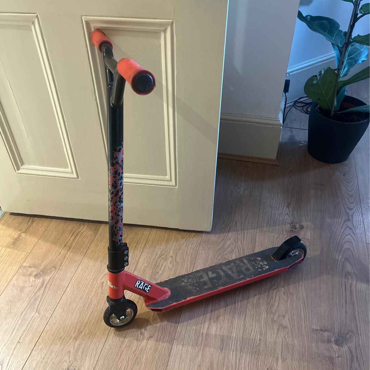 image of Kids scooter - 2 wheel - London