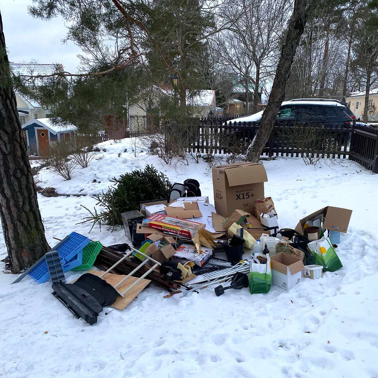 image of Trä, metall, plast, papp - Stocksund