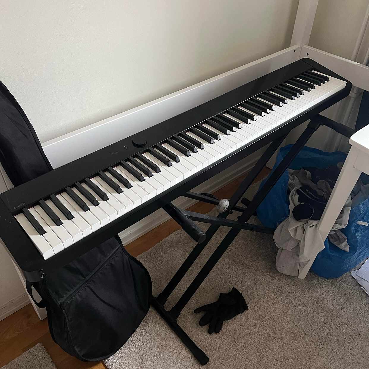 image of Piano och skrivbord - 