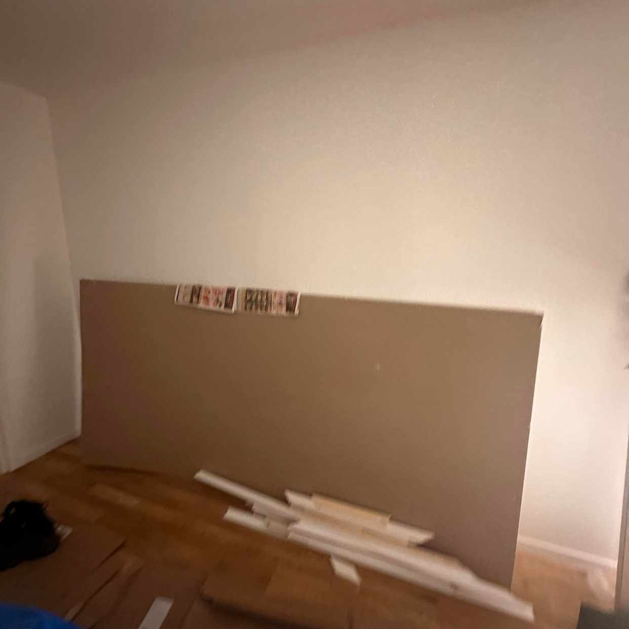 image of Två gips skivor skänks - Österhaninge