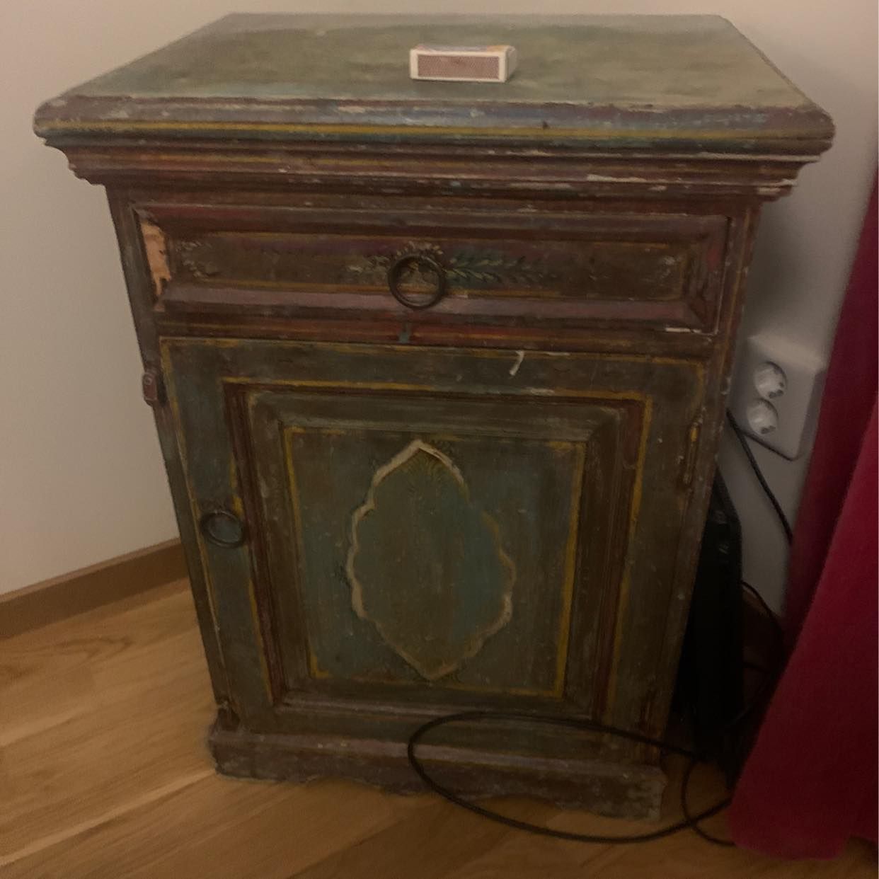 image of Säckar och två små byråer - 
