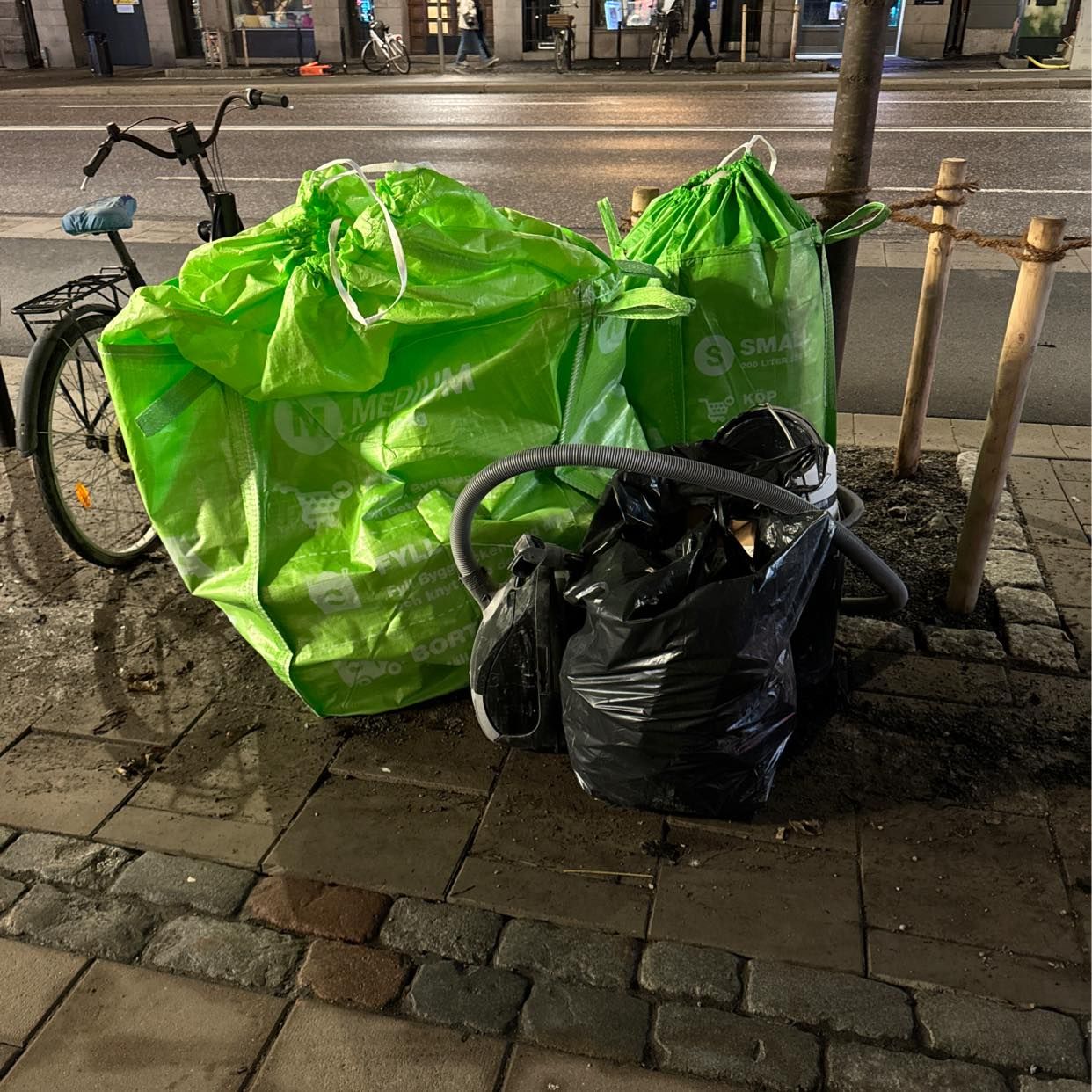 image of Släng byggmaterial - Stockholm