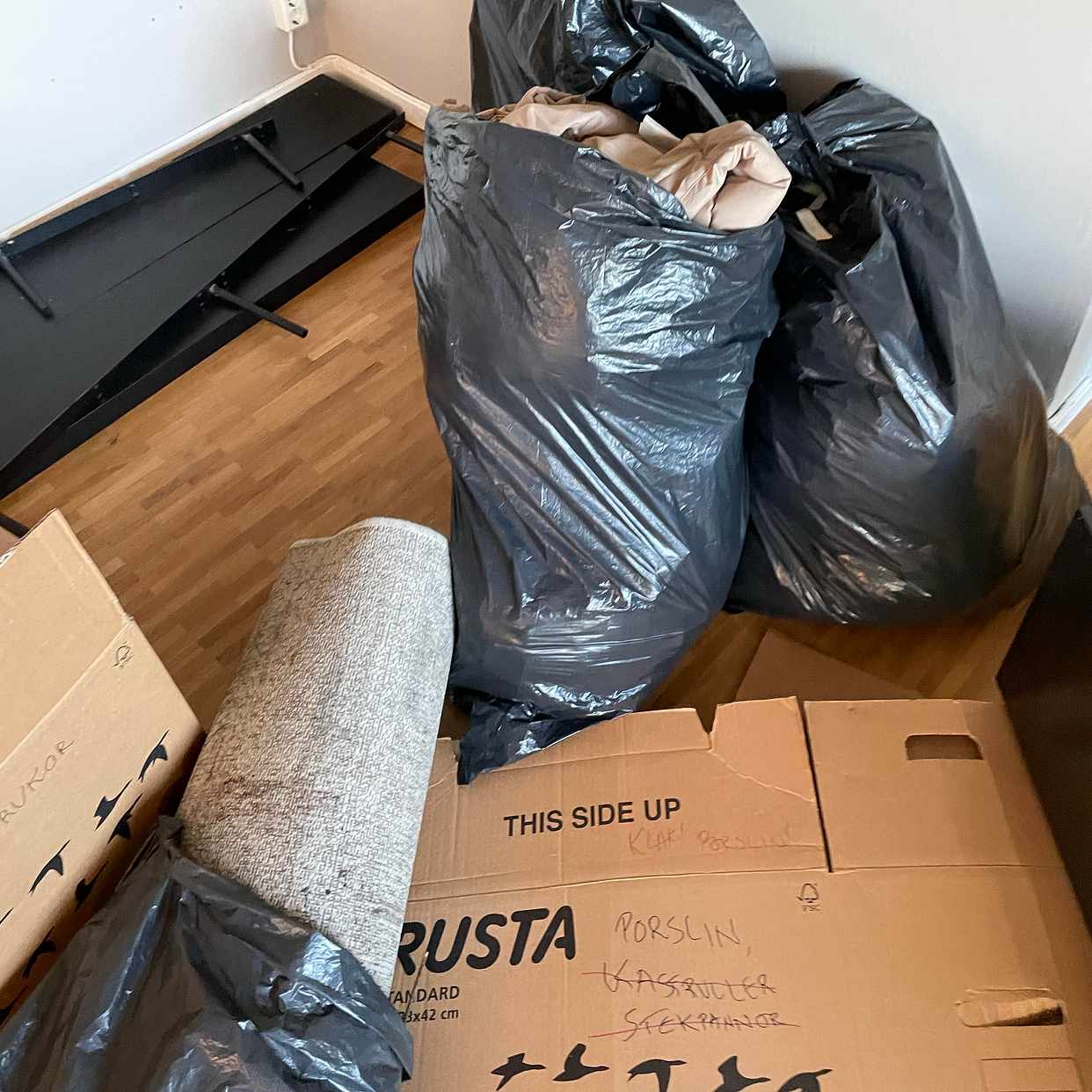 image of Throw and recycle - Bromma