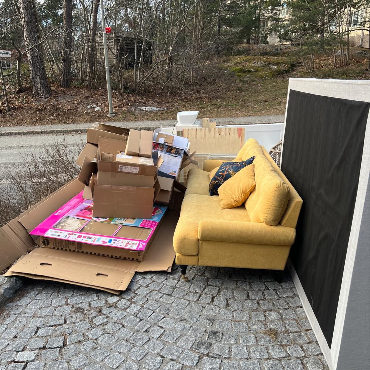 image of Sorted waste & furniture - Bromma