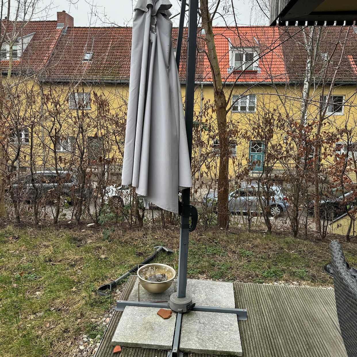 image of matratze, napf, schirm - Berlin