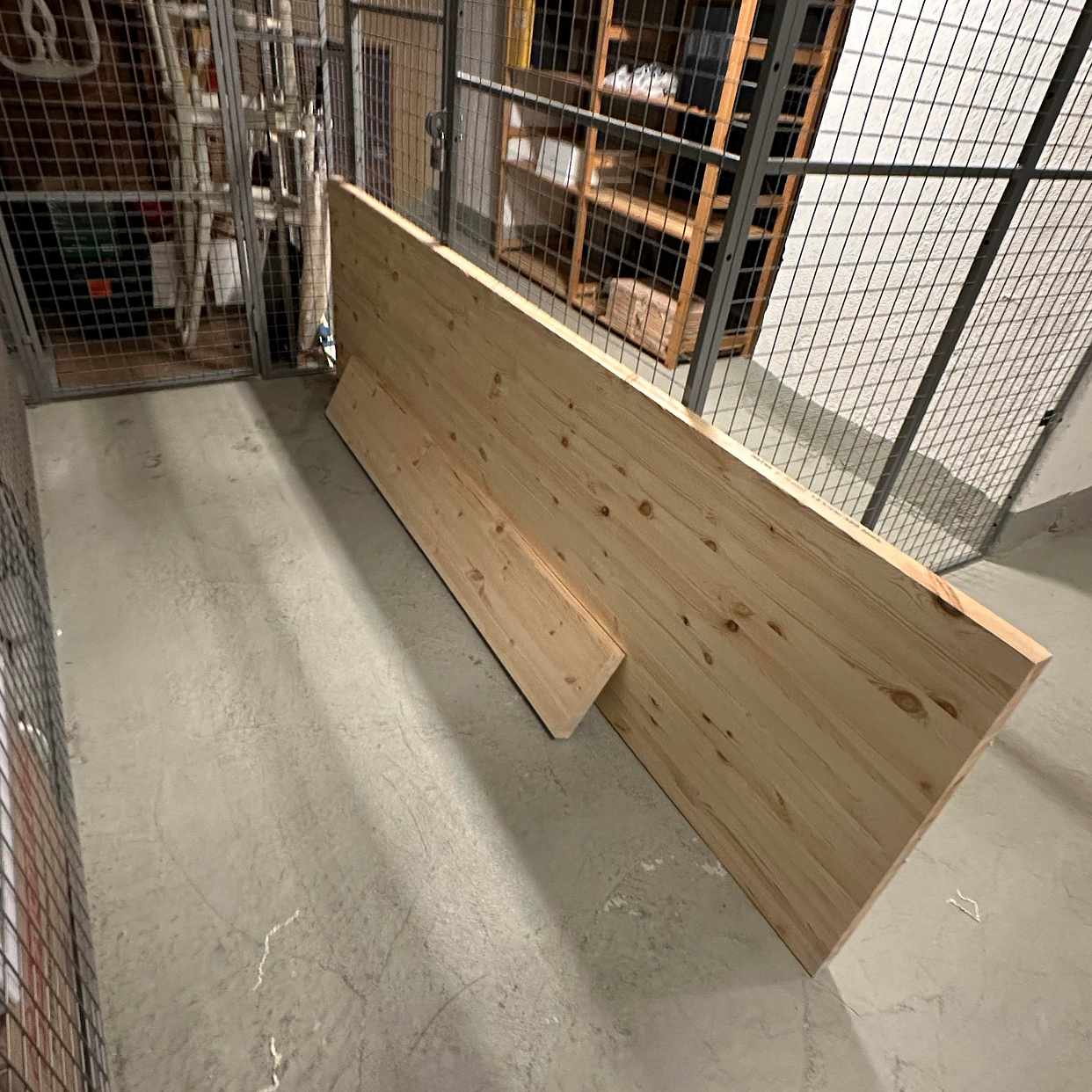 image of Två stycken fina plankor - Östermalm