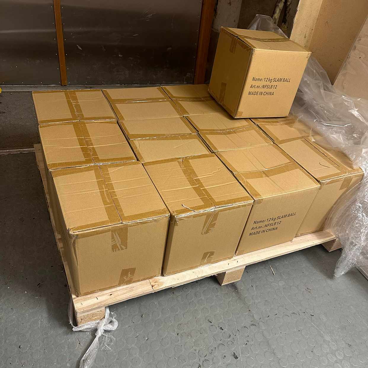 image of 13 boxes with 12kg balls - 