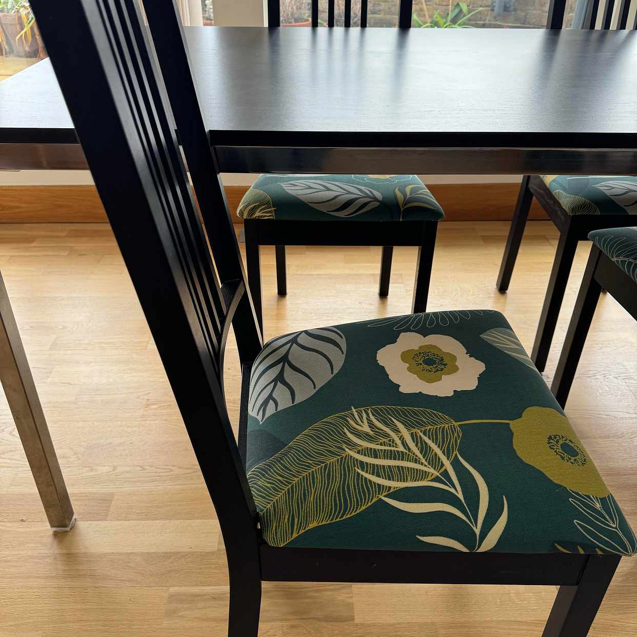 image of Dining Table + 4 Chairs - London