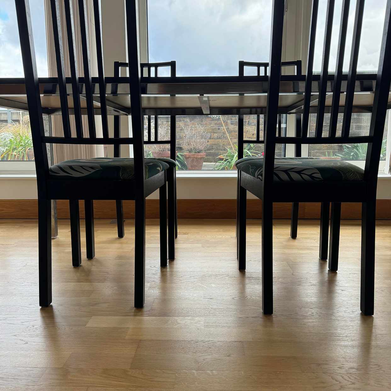 image of Dining Table + 4 Chairs - London