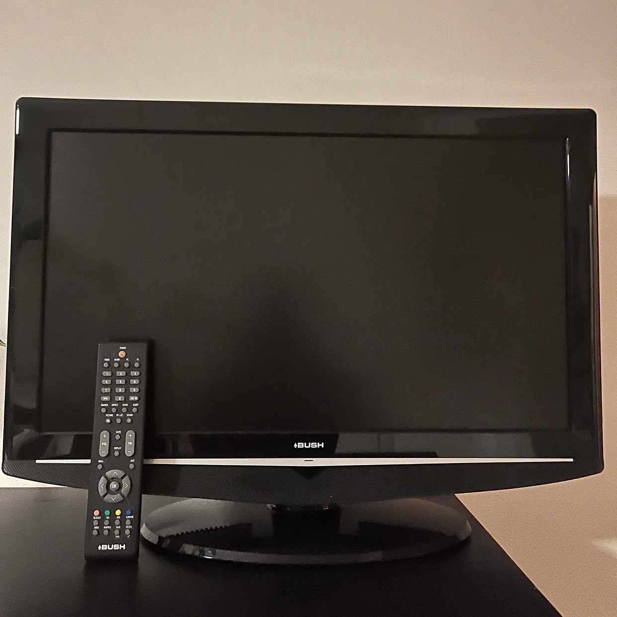 image of TV-Rug-Clothes - London