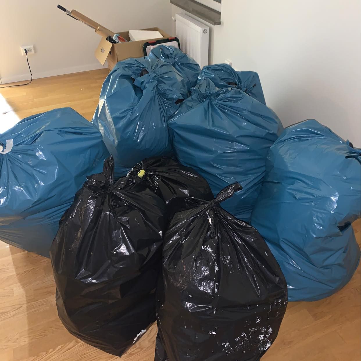 image of 9 trashbags (light) - Stockholm