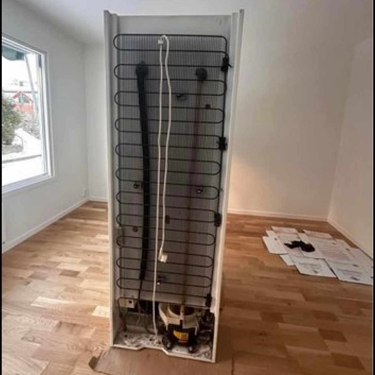 image of Ett kylskåp som skänks - Österhaninge