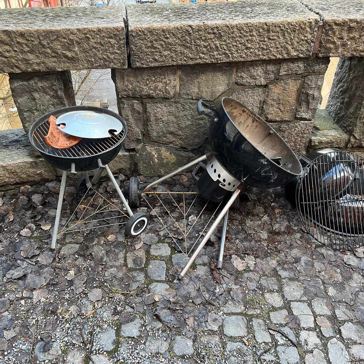 image of Two broken barbeques - Stockholm