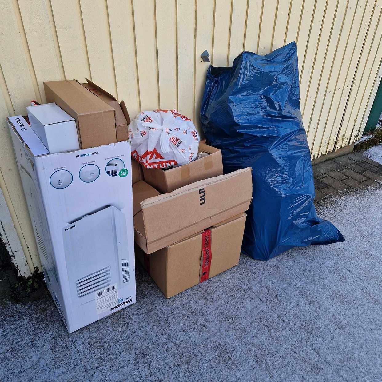 image of Cardboard trash - Järfälla