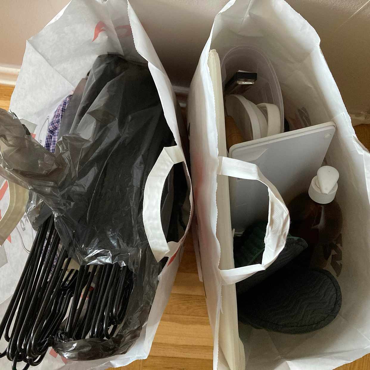 image of Two paper bags to donate - Hägersten