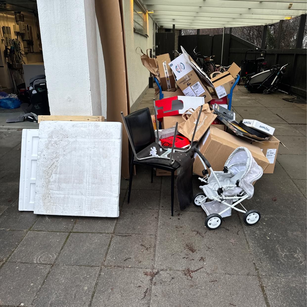image of Carboard boxens etc - Lidingö
