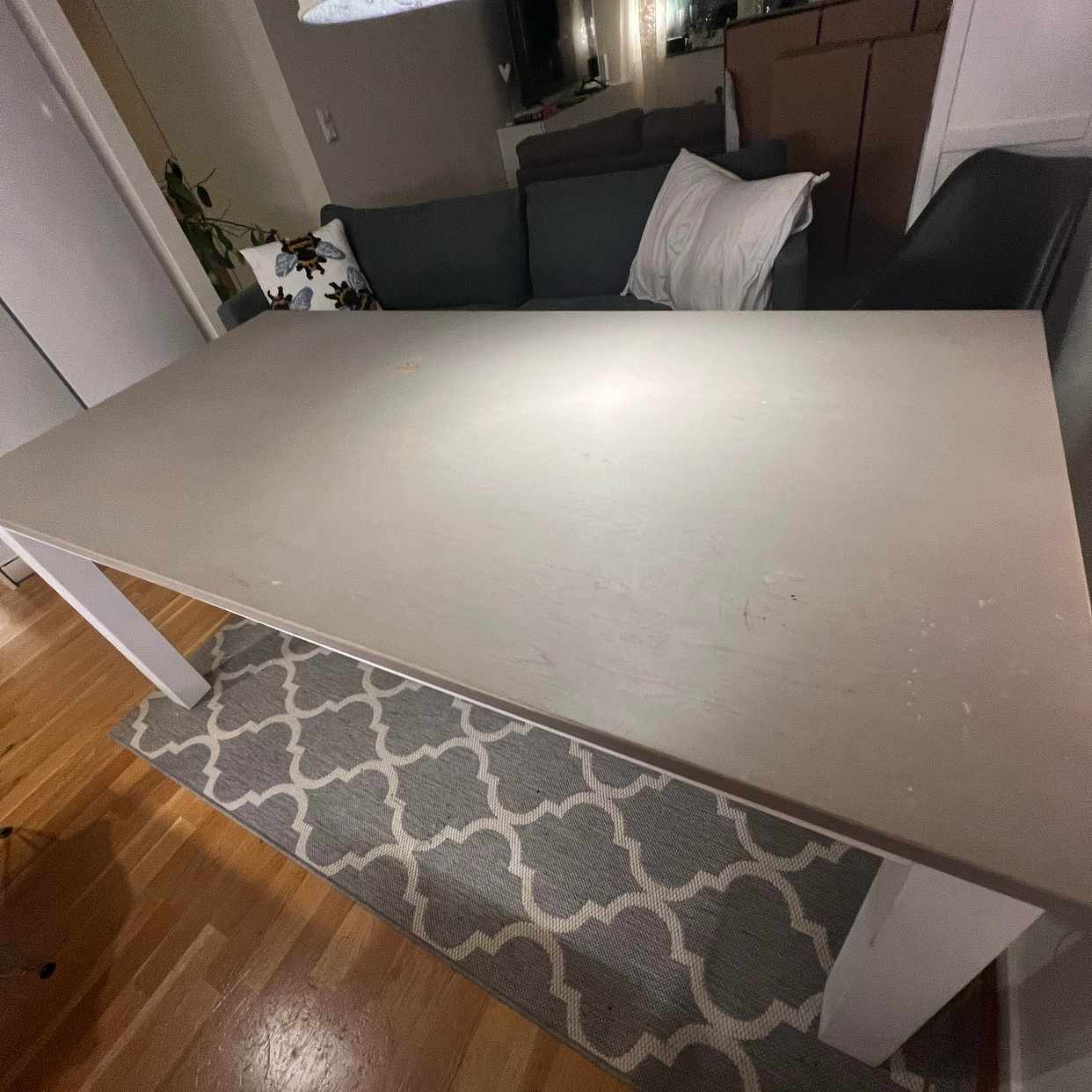 image of Matbord i ek från Mio - Bromma