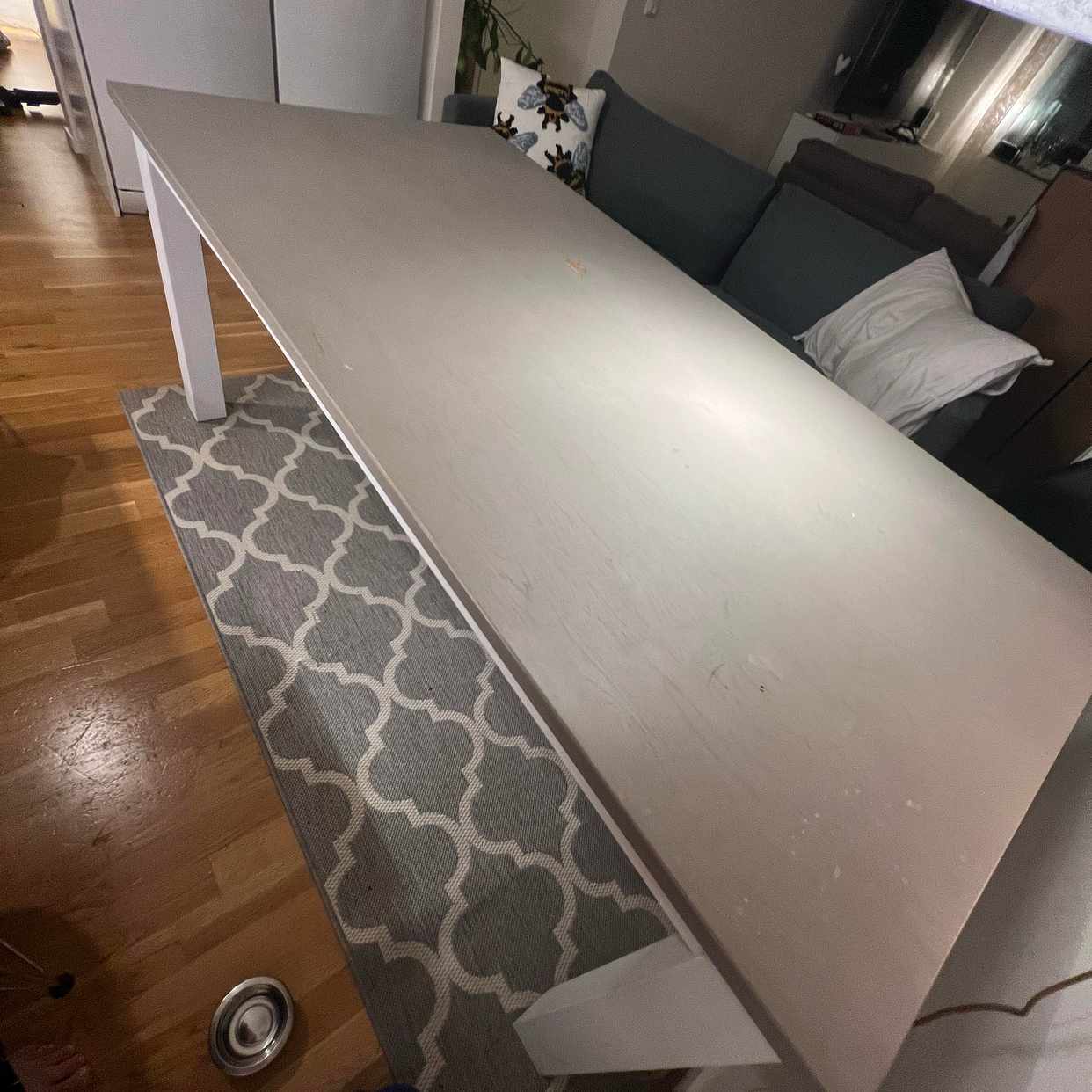 image of Matbord i ek från Mio - Bromma