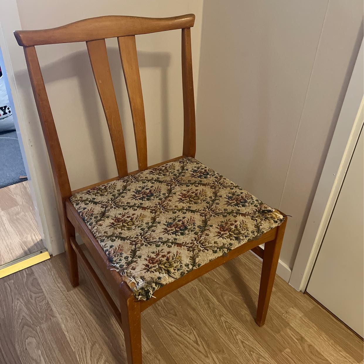 image of Stol att ge bort - Märsta