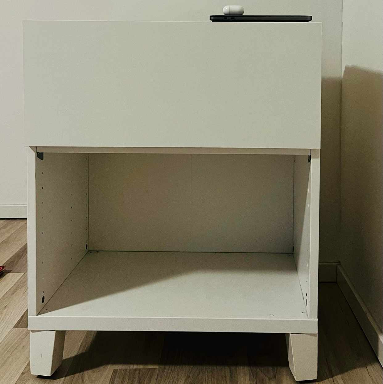 image of Corner table/drawer chest - Hässelby-Vällingby