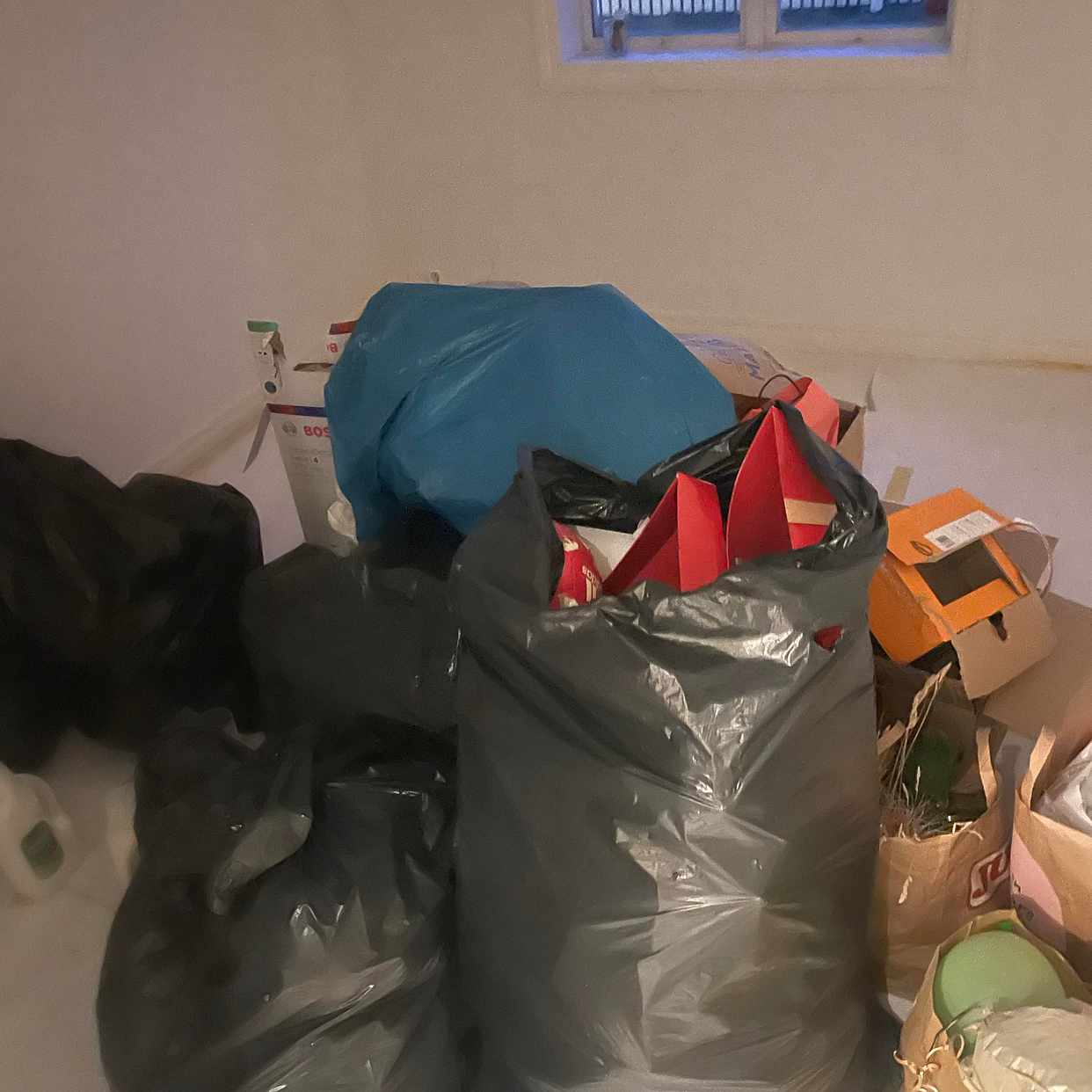 image of Släng på tippen osorterat - Enebyberg