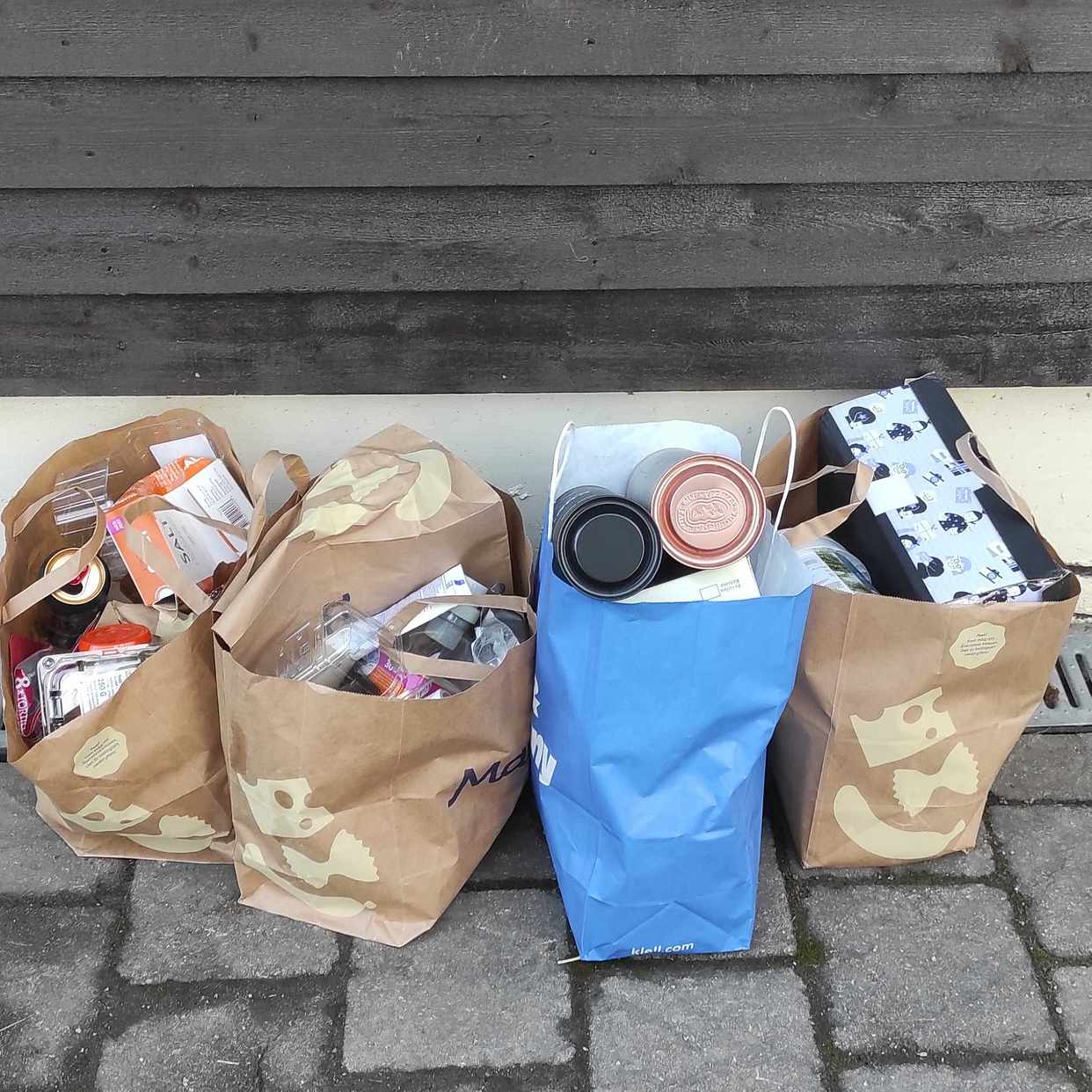 image of Påsar att hämta - Lidingö