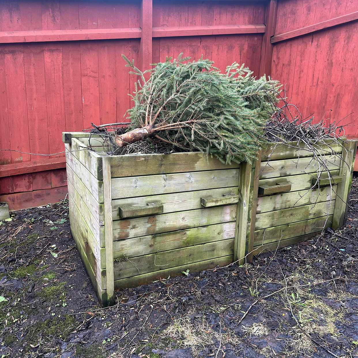 image of Wooden compost with soil - Södermalm