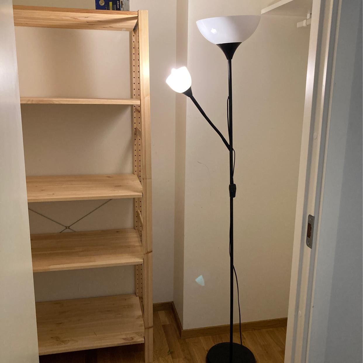 image of Lampa bortskänkes - Solna