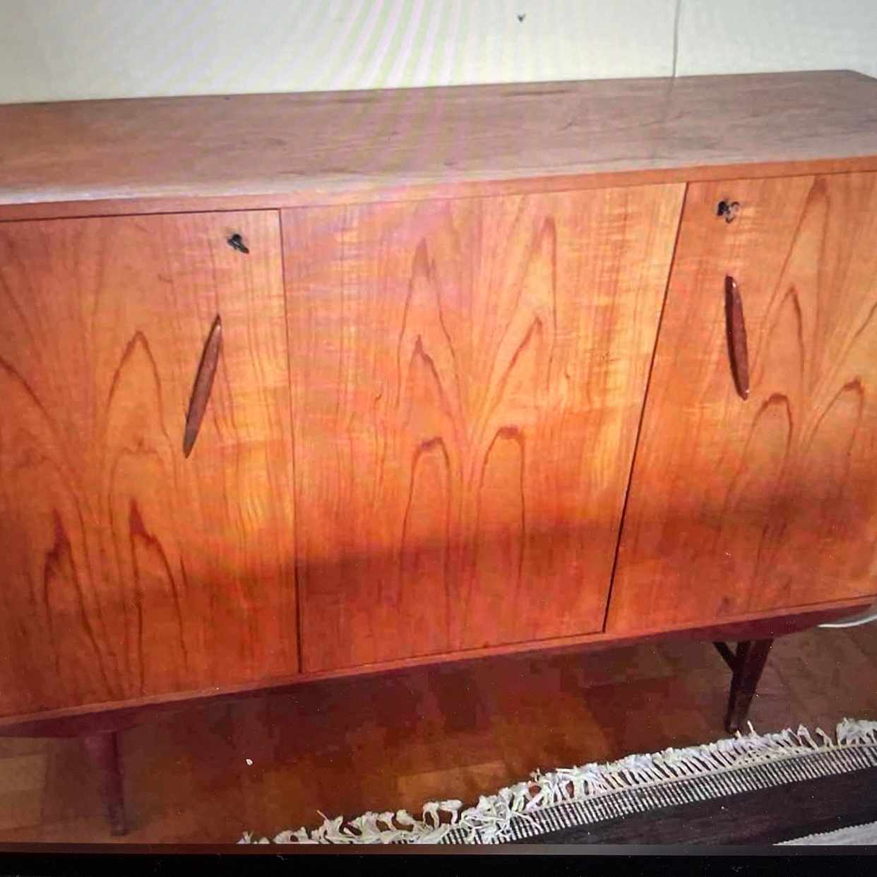 image of Pick-up cupboard+table - 