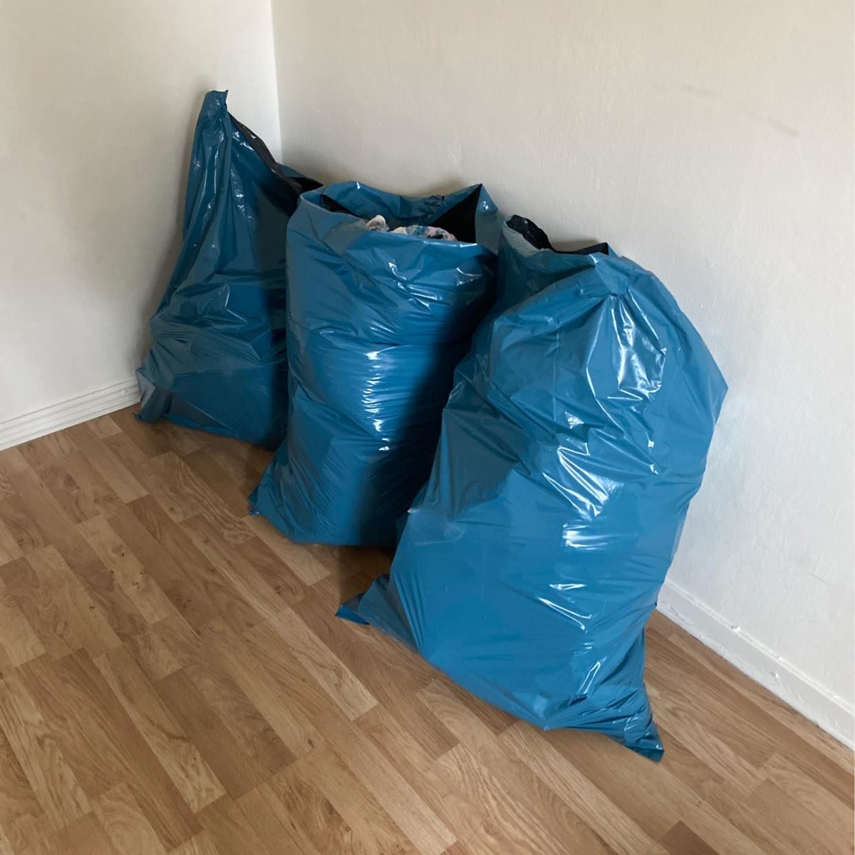 image of 3 sopsäckar diverse skräp - Bagarmossen