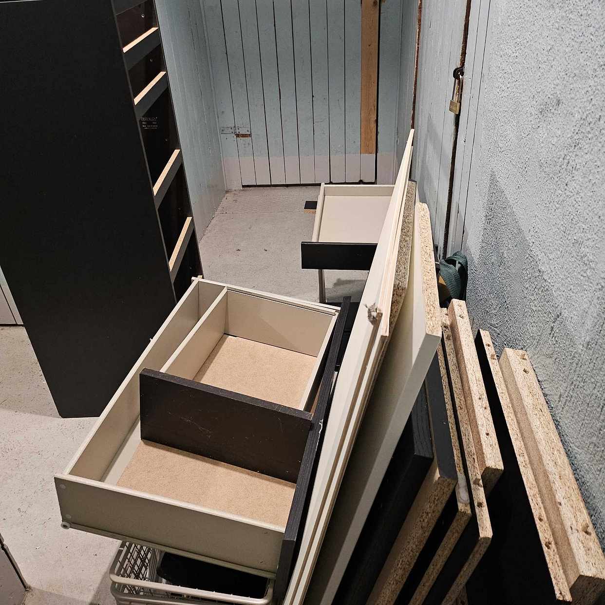 image of Möbler garderob tv bord - Stockholm