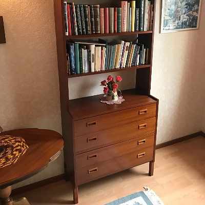 image of Hämta 4 bokhyllor, 2 bord - 