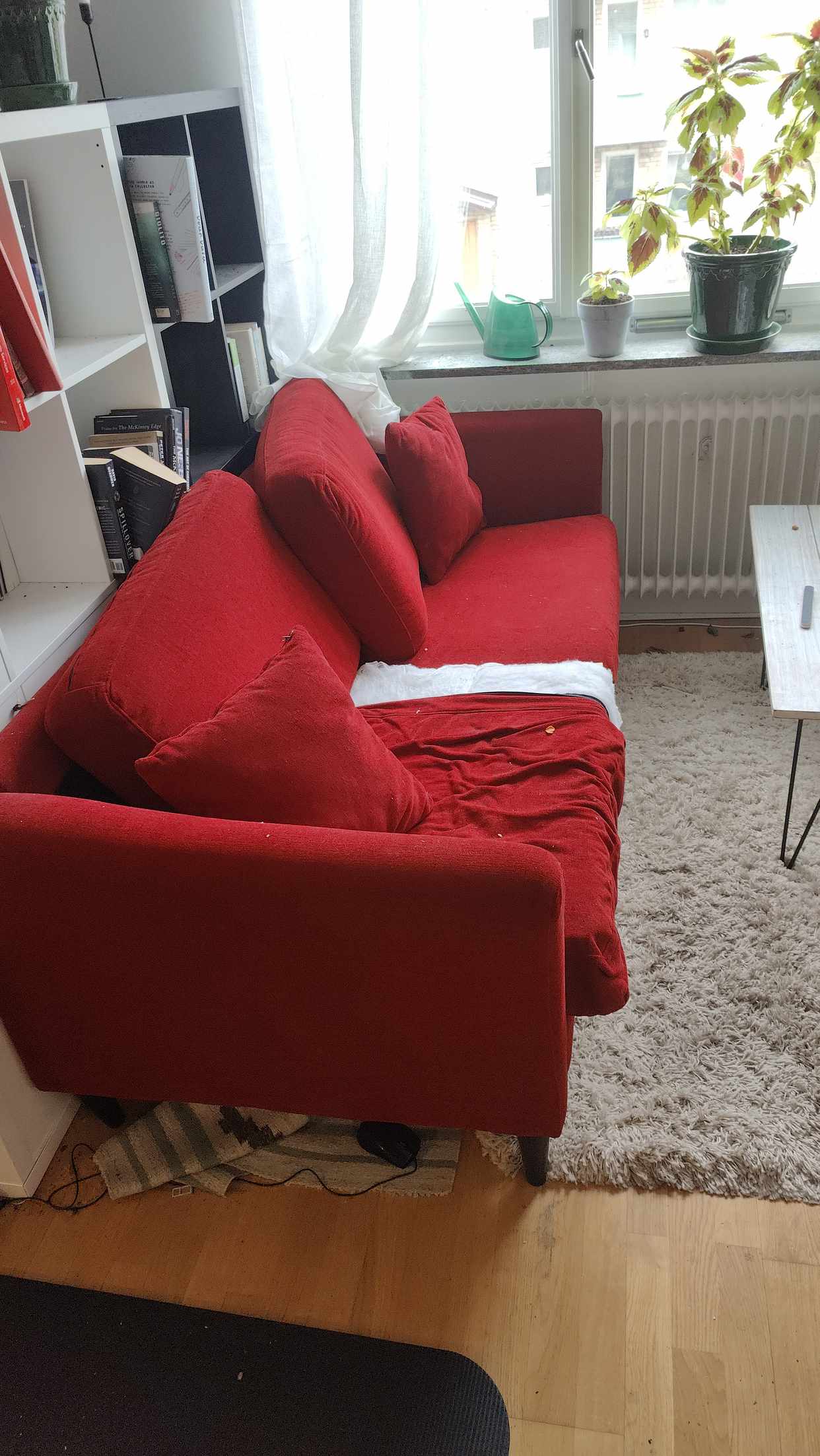 image of 2 soffor, TV, TV-bänk - Årsta
