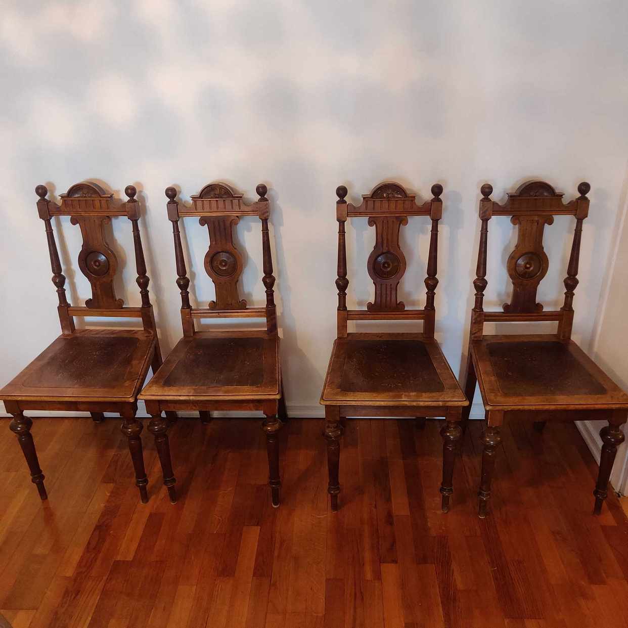 image of Mixed furnitures - Handen