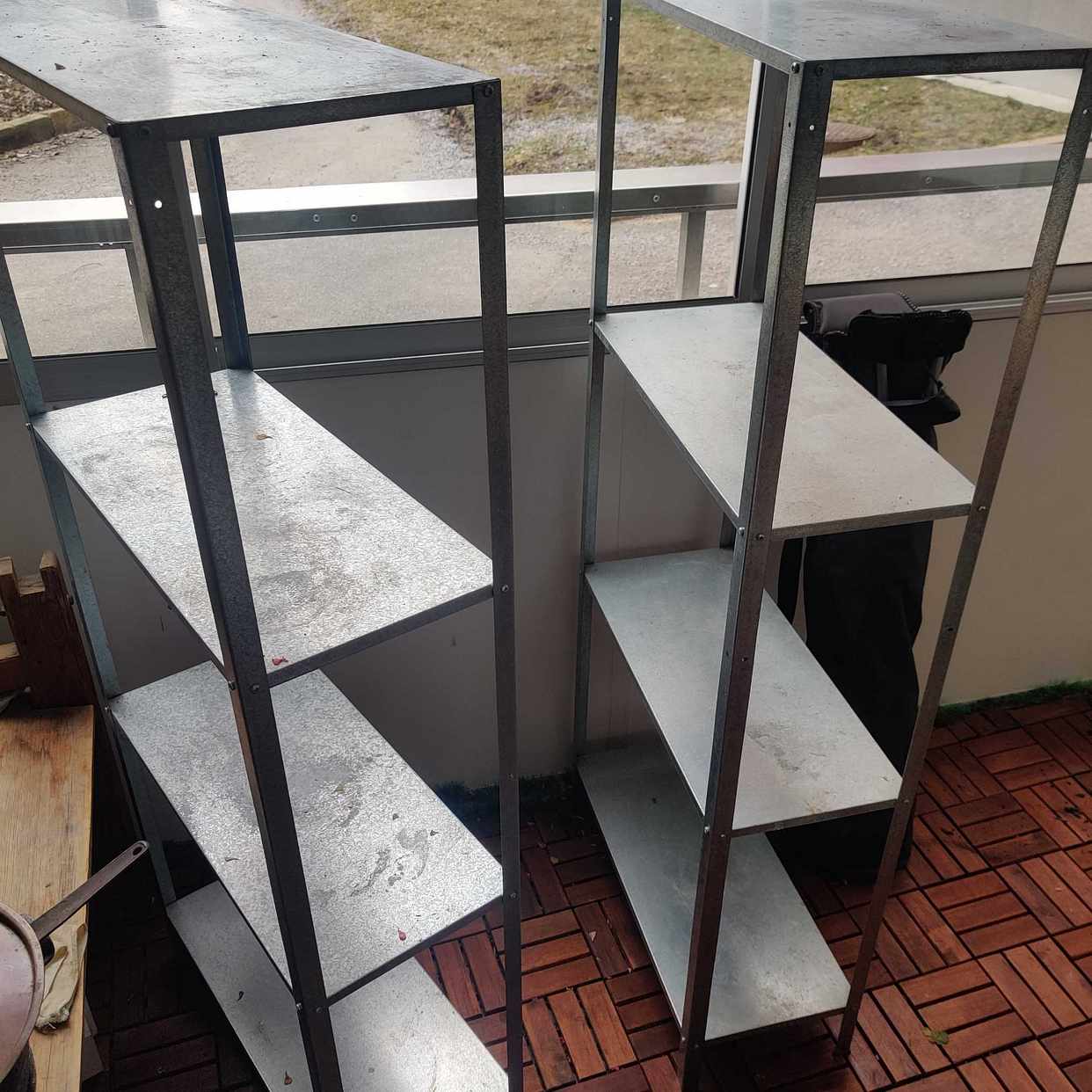image of Mixed furnitures - Handen