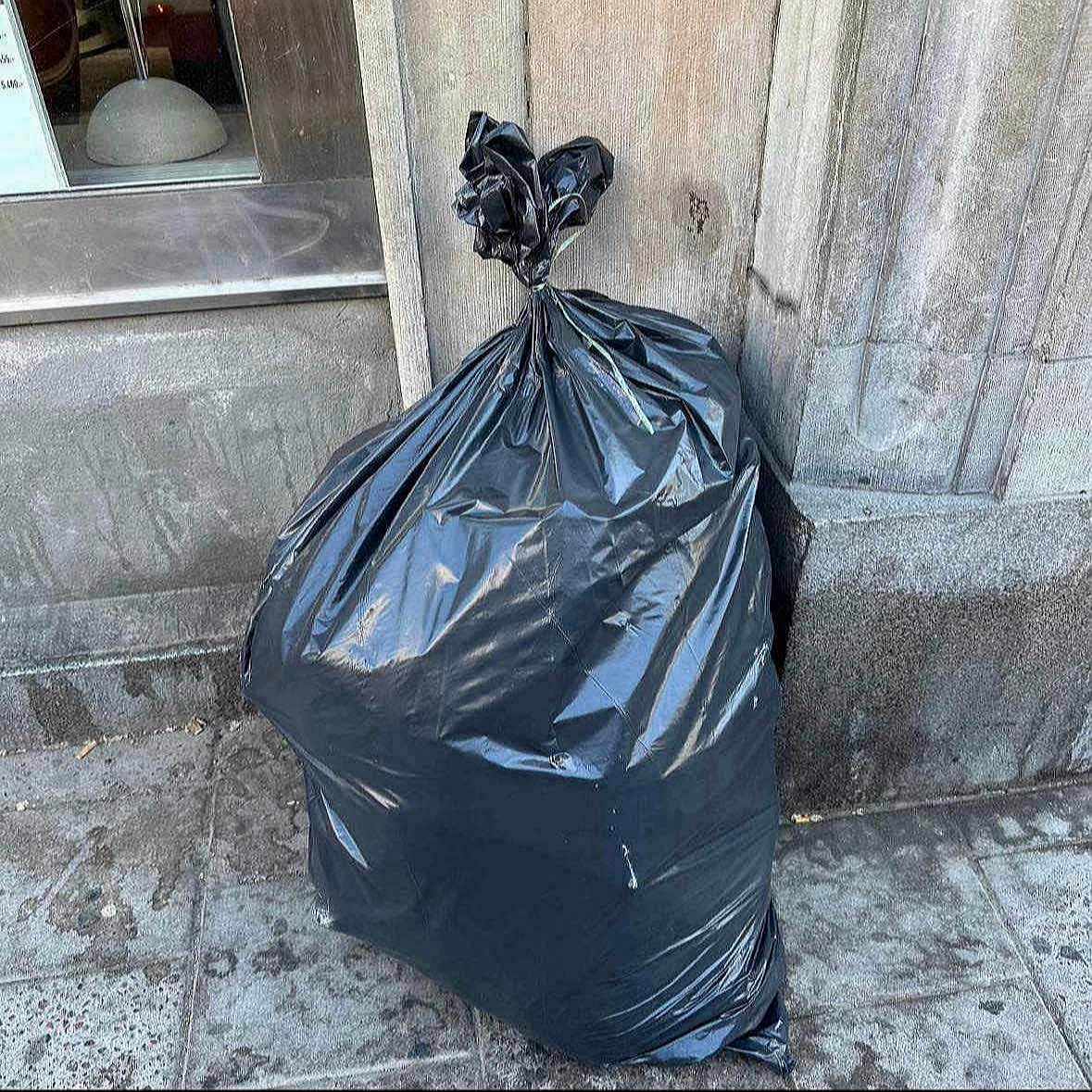 image of Blommor plast kartong - Södermalm