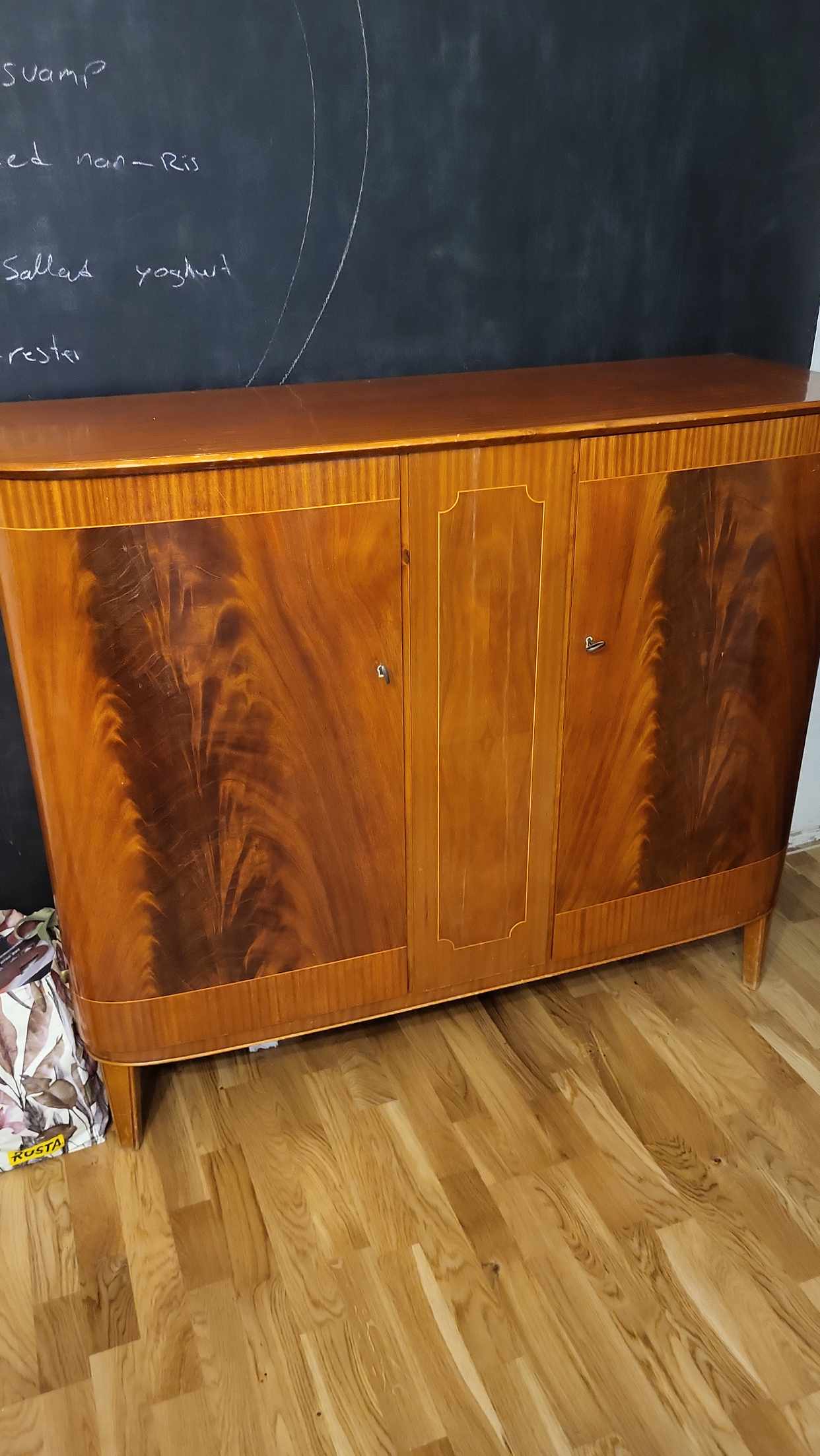 image of Moving sideboard - 